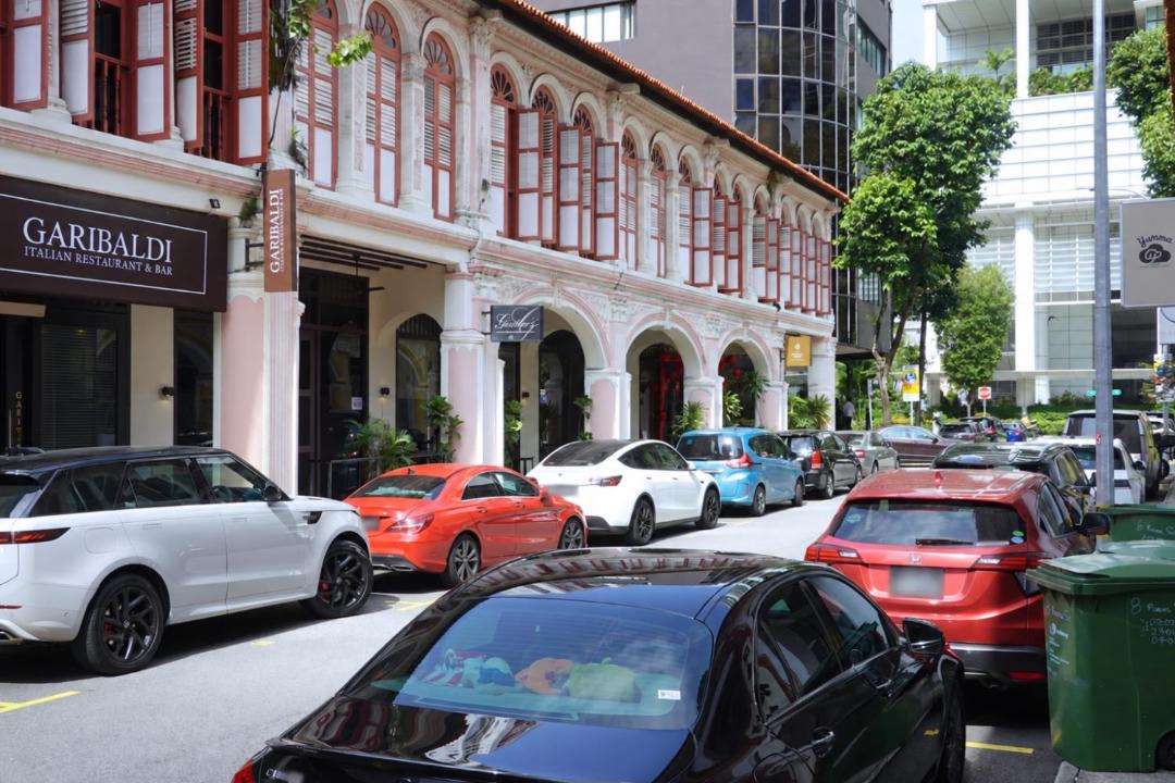 Photo of Buildings in Colonial District