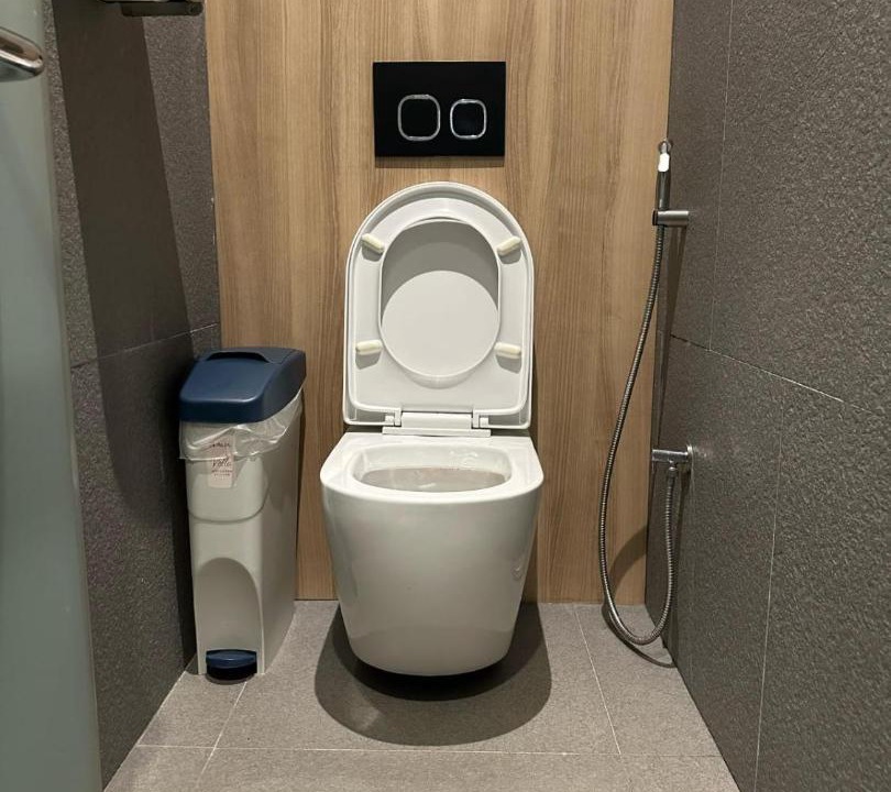 Photo of Bathroom in Singapore River