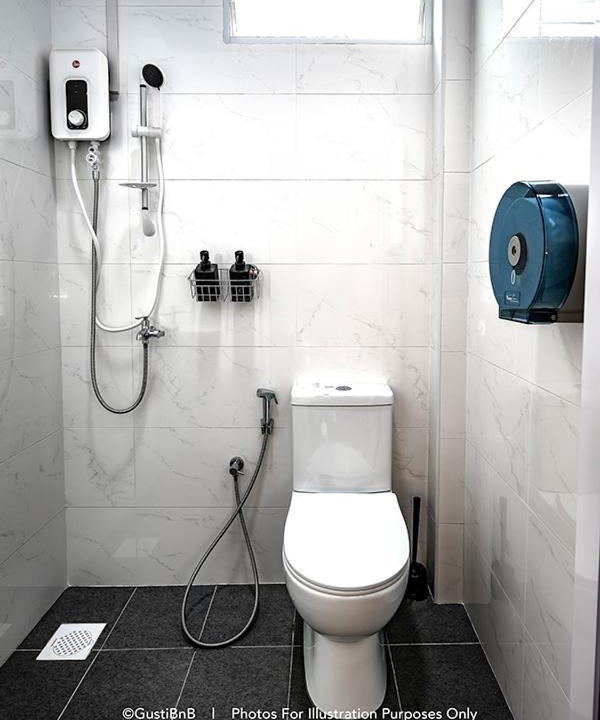 Photo of Bathroom in Singapore River