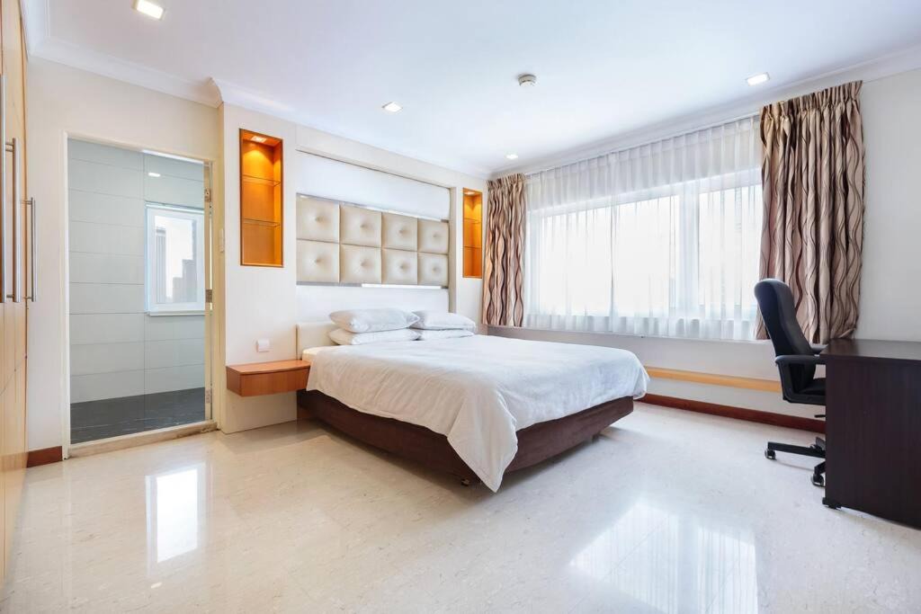 Photo of Bedroom in Downtown Singapore