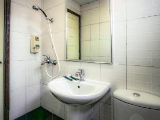 Photo of Bathroom in Geylang
