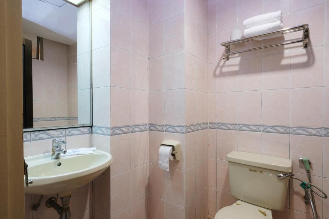 Photo of Bathroom in Geylang