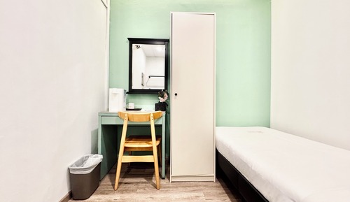 Single Common Bathroom