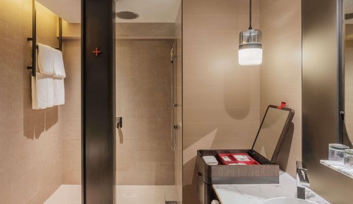Premier Room, 1 King Bed, Balcony, City View