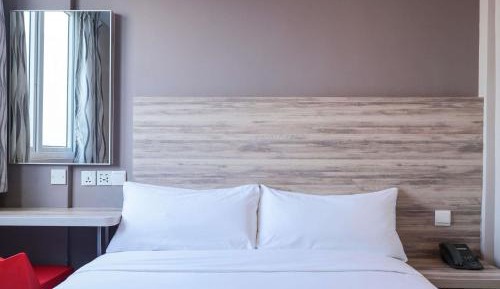 Superior Room with One Double Bed and One Single Bed