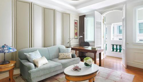 One-Bedroom Heritage King Suite with Club Access