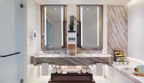 Prestige Suite, Club Millésime Access, 1 King Bed, Heritage View