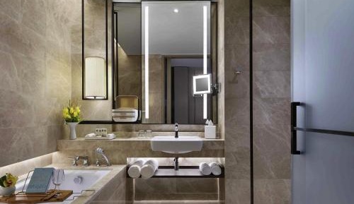Luxury Club Room, Club Millésime Access, 1 King Bed, Pool View, High Floor
