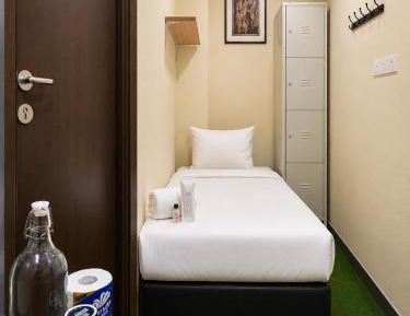 Single Room with Shared Bathroom