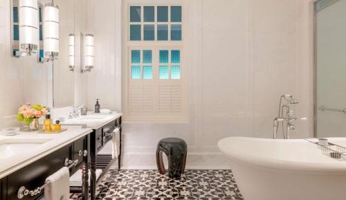 Palm Court King Suite