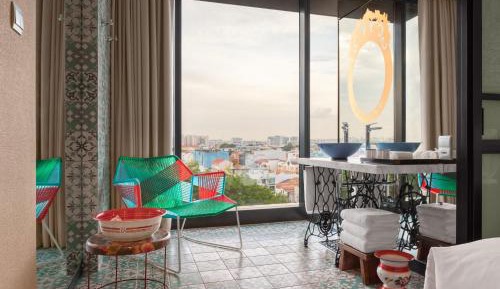 Standard King Room with Heritage View