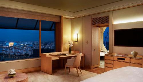 Elevated Kallang, 1 King Bed, Kallang Precinct View, High Floor