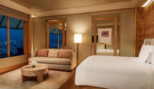 Deluxe Kallang, 1 King Bed, Kallang Precinct View