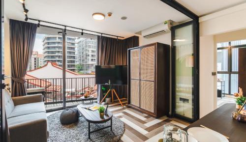 One-Bedroom Apartment with Balcony