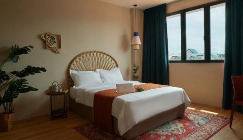 Single Room with Shared Shower and Toilet