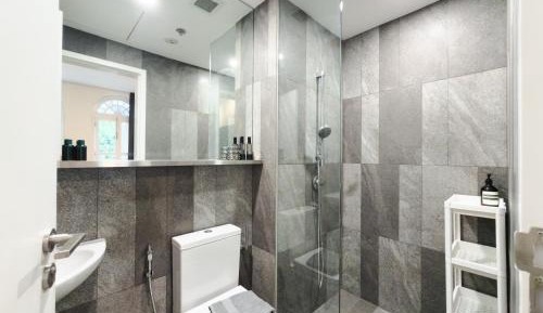 Classic Queen Room, Shared Bathroom