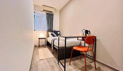 Single Room with Common Bathroom