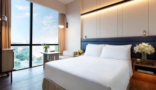 Deluxe Queen Room
