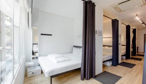 Double Bed in Dorm with shared Bath
