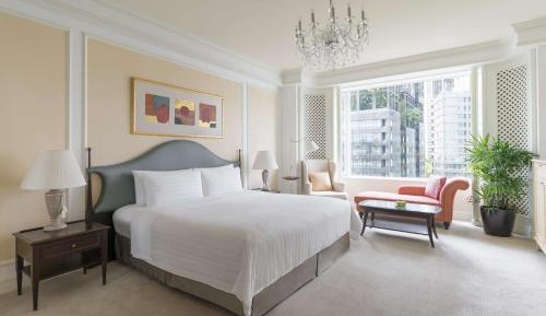 Valley Wing One-Bedroom Suite, Lounge Access