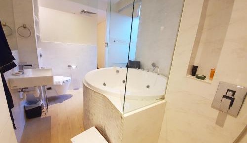 Double Room with Hot Tub (Indoor)