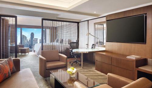 Pacific Club Studio, 1 King Bed, Marina Bay View, Lounge Access, High Floor