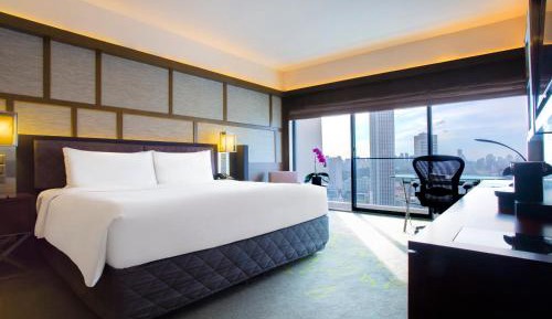 Deluxe Panoramic Room, City View, High Floor