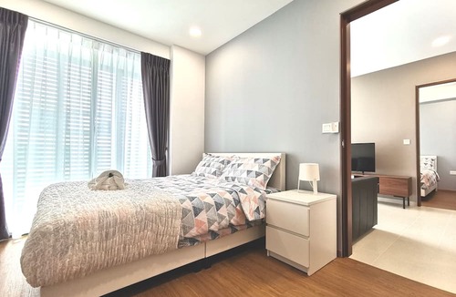 Geylang Apartment | 3BR Large City Apartment Kallang Train Central