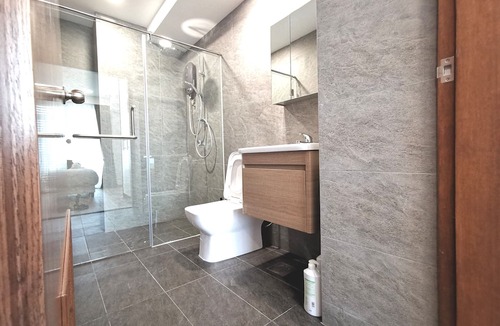 Geylang Apartment | 3BR Large City Apartment Kallang Train Central