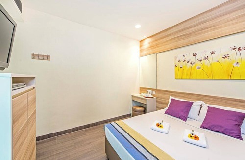 Rochor Hotel | Hotel 81 Dickson