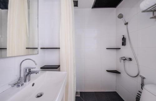 Red Light District Hotel | ibis budget Singapore Vanda