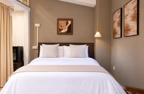 Colonial District Hotel | Aura Hotel Purvis L2