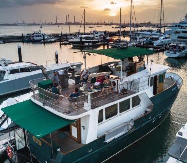 Queenstown Boat Rental | Synergy B