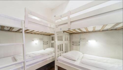 Chinatown Hostel | BEAT Arts Hostel at Chinatown
