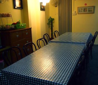 Rochor Hostel | Snooze Inn @Dunlop Street