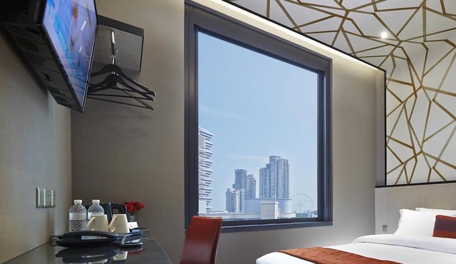 Hotel Boss in Singapore